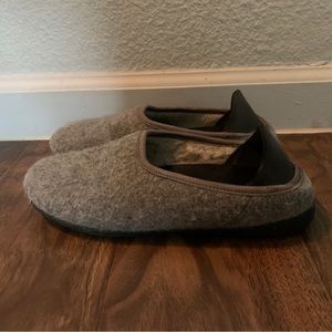 Women Mahabis slippers in 38/7.5